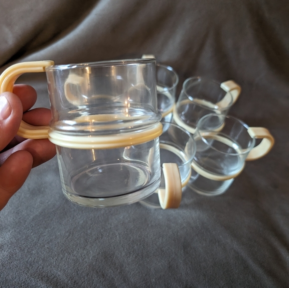 6 Vintage Glass Mugs 8oz Coffee or Tea Glass Mugs with Cream Coloured Plastic - Picture 7 of 9